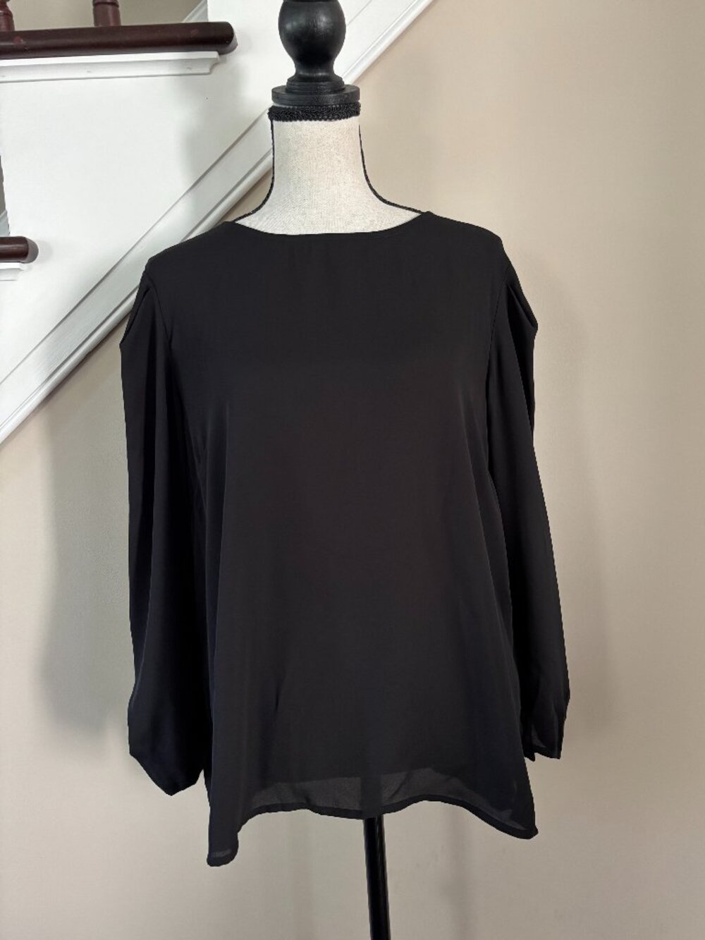 DKNY Black Keyhole Back Blouse Size L Like New